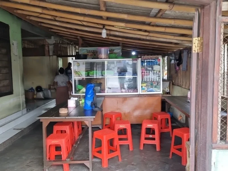 Warung Lawar Ayam Khas Payangan Giri Melati