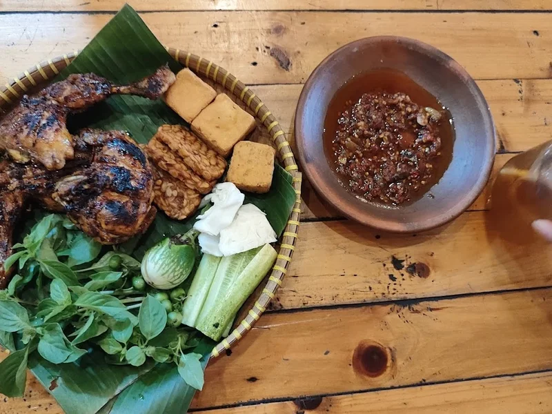 Resto Bandar Gurame, Cakung