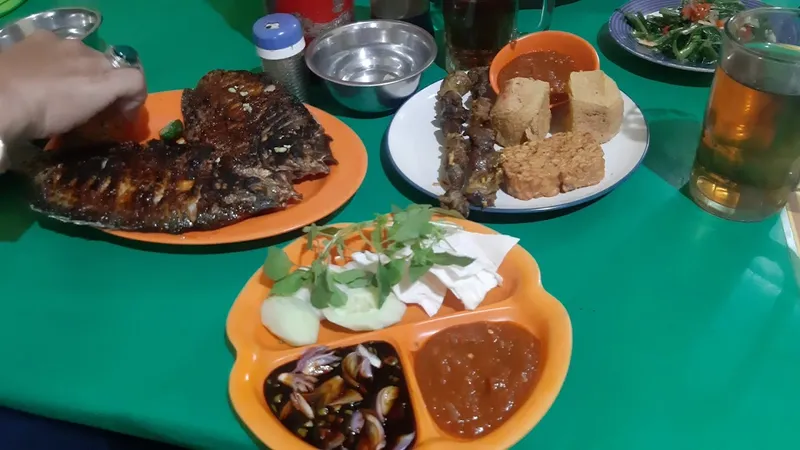 Warung Makan Mas Rais