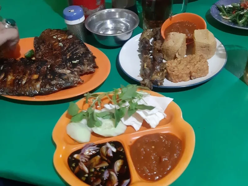 Warung Makan Mas Rais