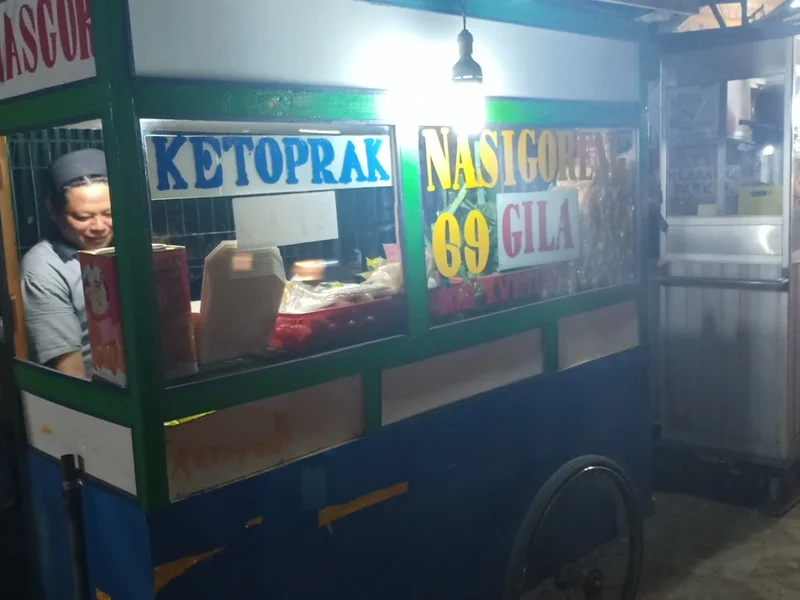 Ketoprak & Nasi Goreng ( 69 )