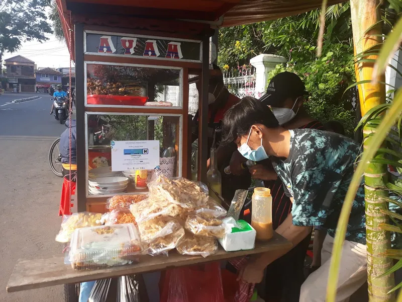 Bubur Ayam Pasutri Layur Selatan