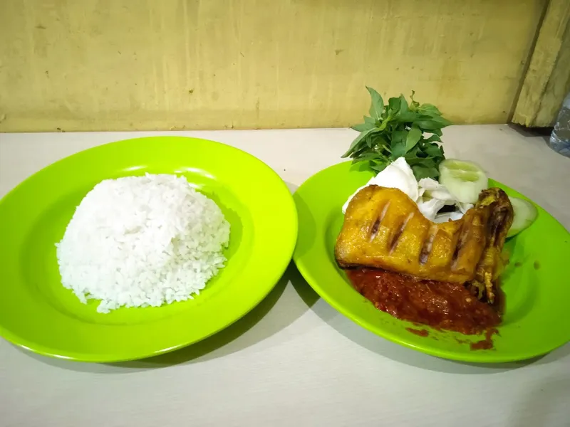 Nasi Uduk (Rizky Jaya 02) Pecel Lele