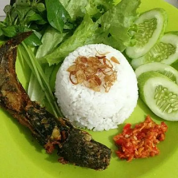 PECEL LELE WARUNG NANGKA