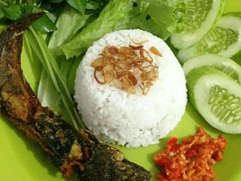 PECEL LELE WARUNG NANGKA