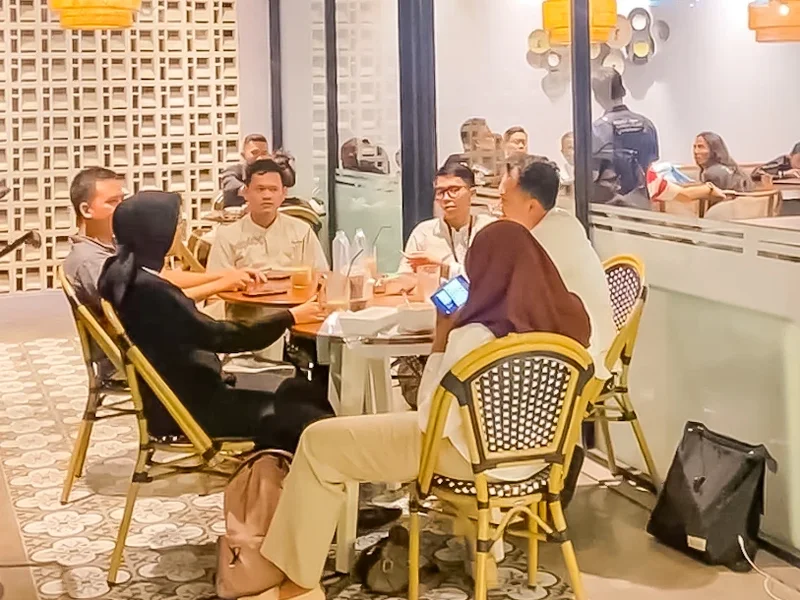 Peleton cafe & resto