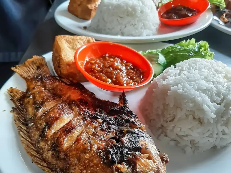 Ayam Penyet Mbah ji Cakung
