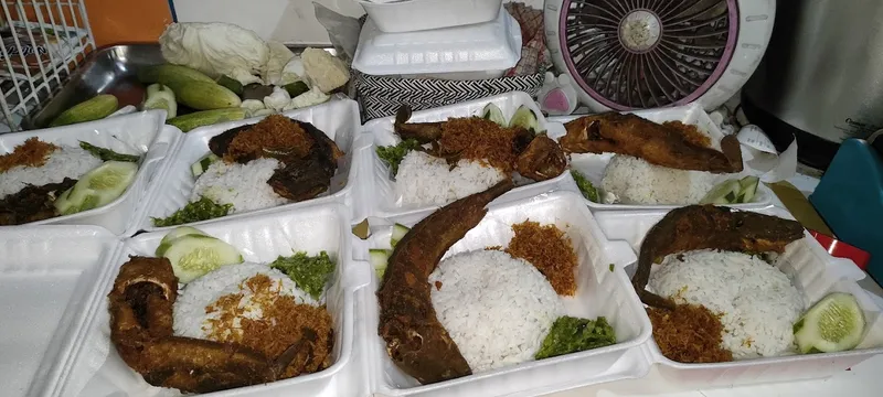 Ayam Penyet Sambal Ijo MADURA