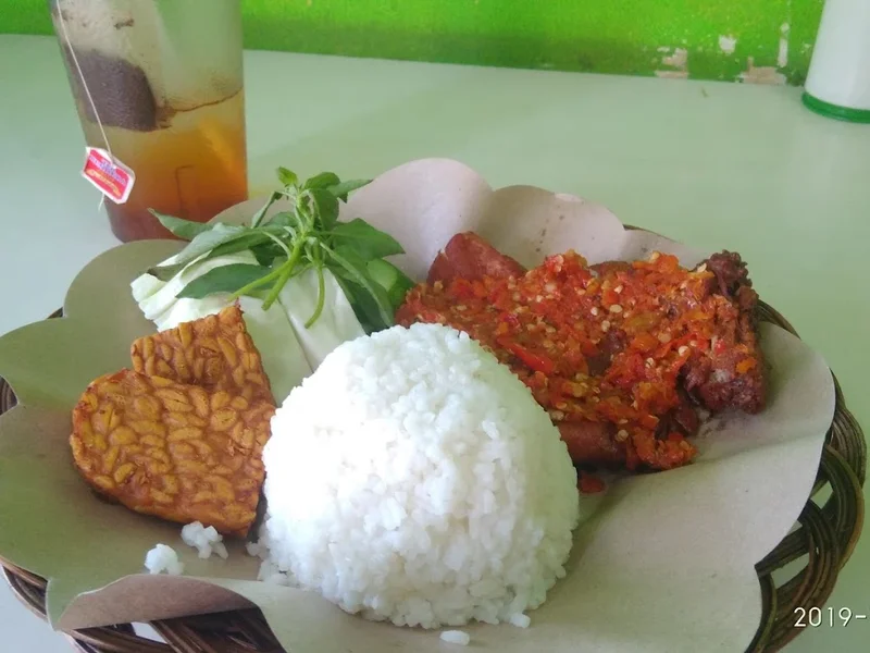 Bebek & ayam goreng mas Wawan PKP