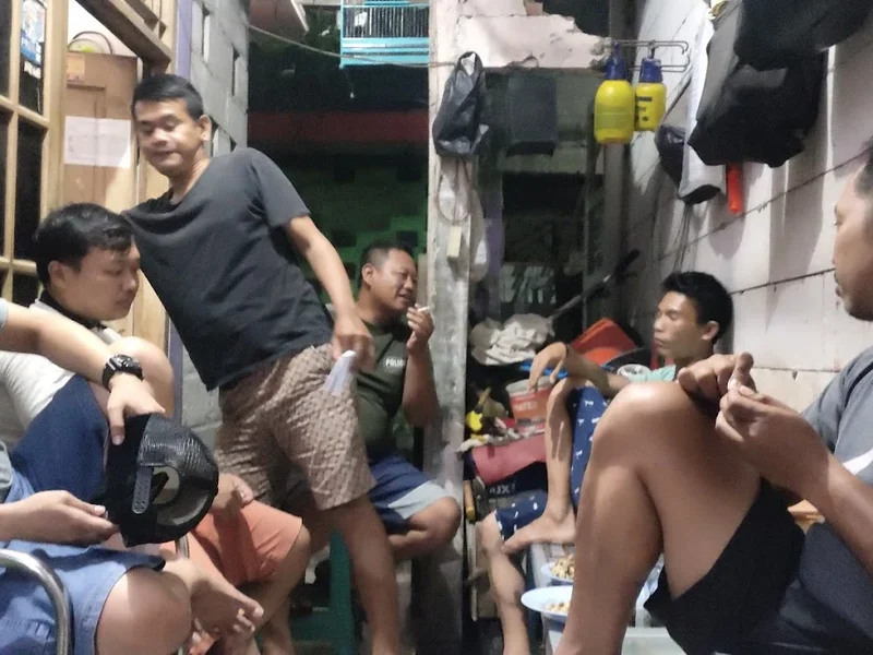 Tongkrongan Pak Budi