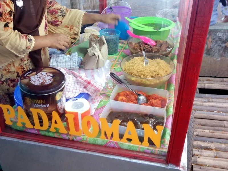 Nasi uduk betawi,semur jengkol (bang iwan)