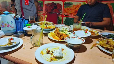 Daftar 20 restoran padang di Penggilingan Jakarta Timur