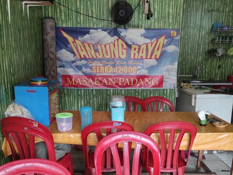 Rumah makan padang tanjung raya