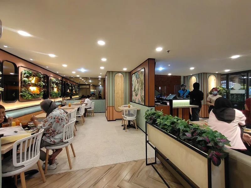 Solaria - Pusat Grosir Cililitan