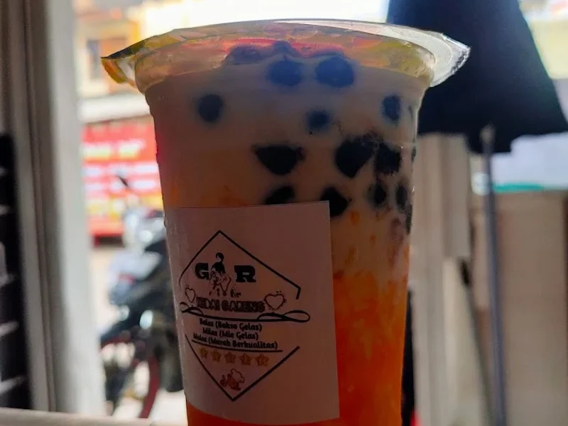 Kedai Gareng kampung tengah