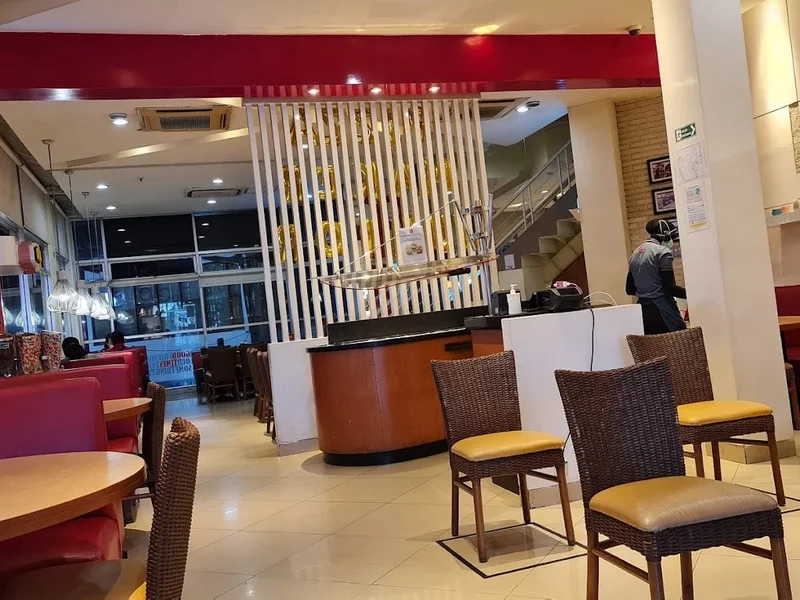 Pizza Hut Restoran - Pusat Grosir Cililitan