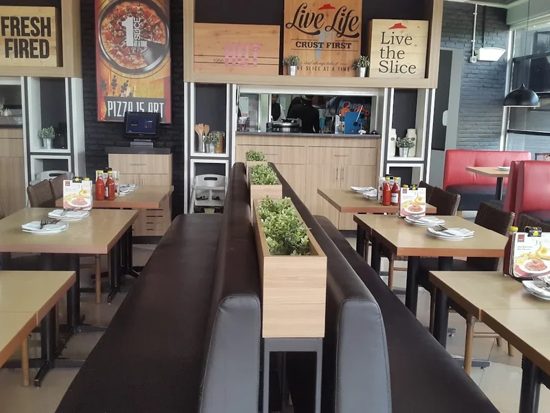 Pizza Hut Restoran - Cijantung Mall