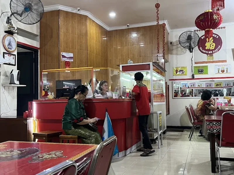 RM. Amores Mie Siantar