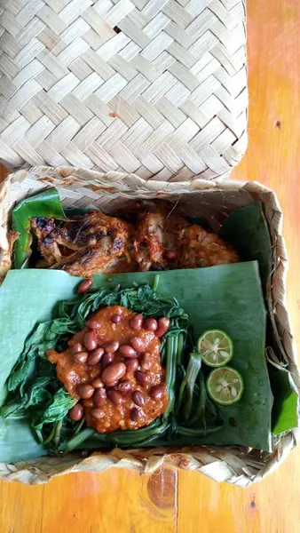 Ayam bakar taliwang condet