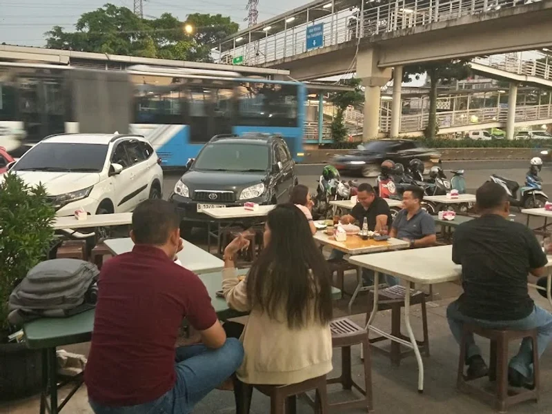 WARKOP PMS CILILITAN