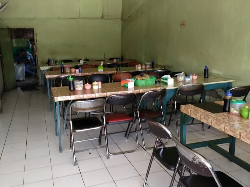 Soto betawi cawang UKI