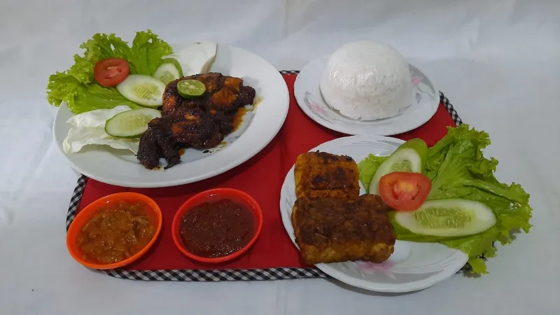 Ayam Bakar Rosa Fila