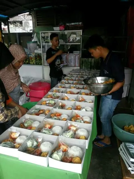 Ayam Kremes & Bakar Mba Sri