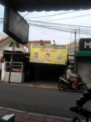 Daftar 11 tempat makan ayam goreng di Pisangan Baru Jakarta Timur