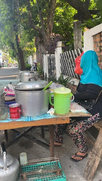 Nasi Uduk Betawi Enyak Condet