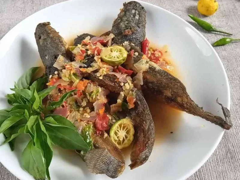 Warung Nasi Ruslan Ujung Menteng