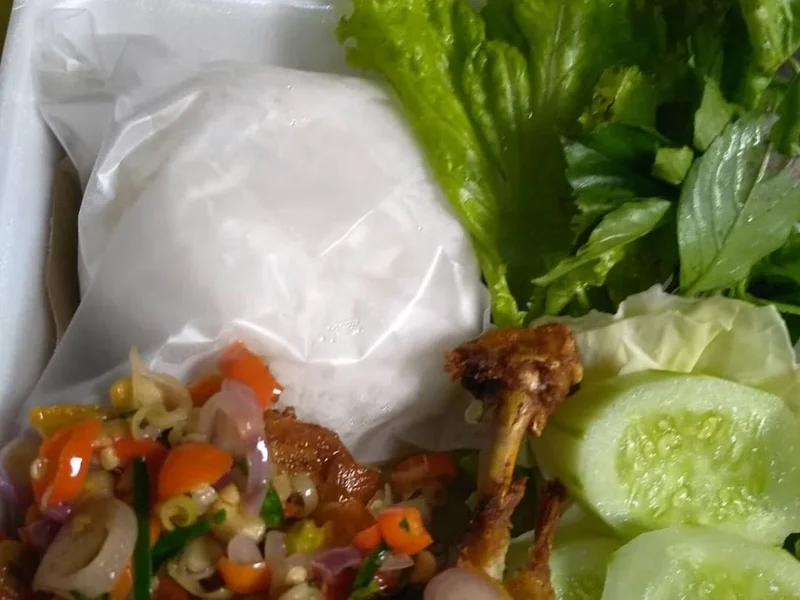 Ayam Penyet Sambel Ijo Abang Figo