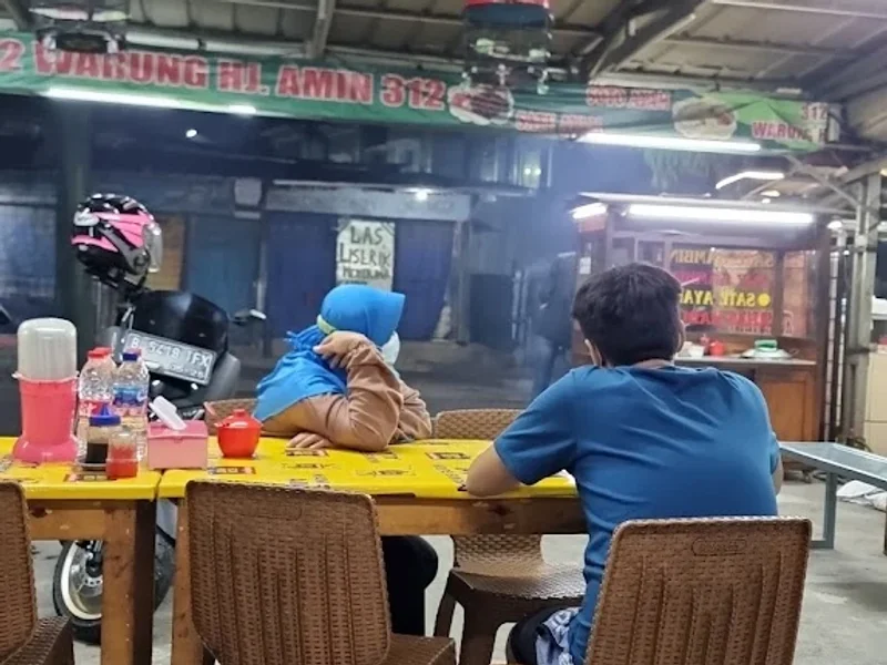 Ayam Penyet dan Soto Ayam Ceker Madura Haji Amin 312 Bambu Apus