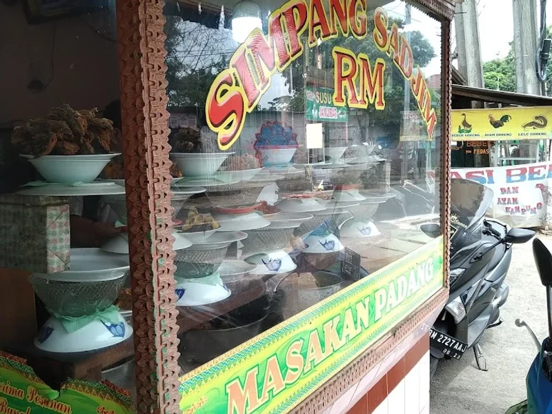 Rm. Simpang Sadjim