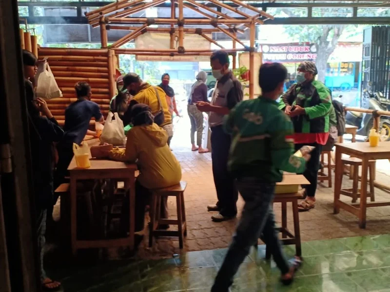 Ayam Penyet Mas Wahyu