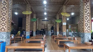 tempat makan ayam goreng di Ceger Jakarta Timur
