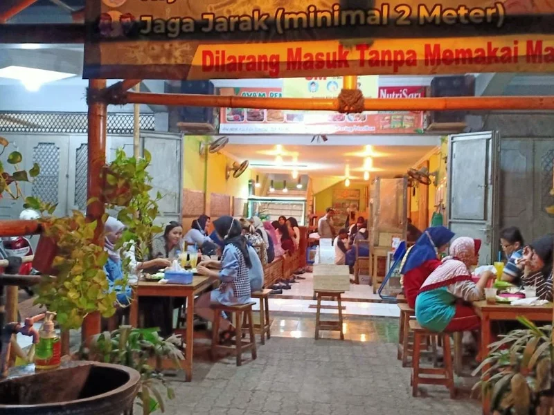 Ayam Penyet Mas Wahyu