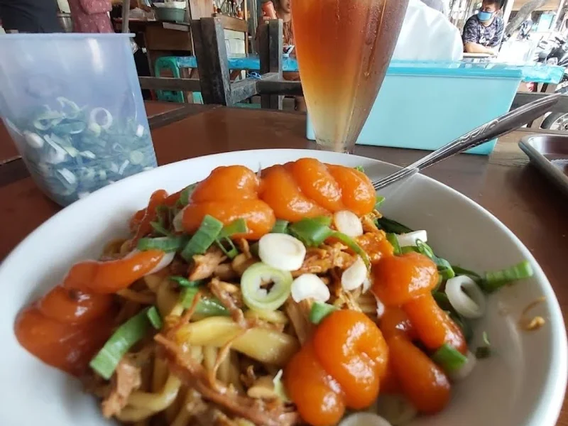 Mie Ayam & Bakso Ucil