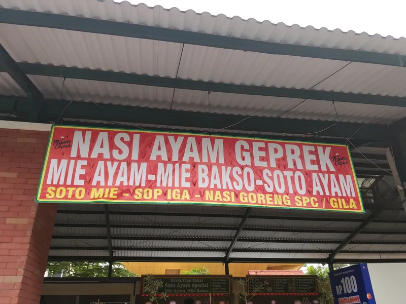 Nasi Ayam Geprek & Mie Ayam Bakso Stasiun Taman Budaya