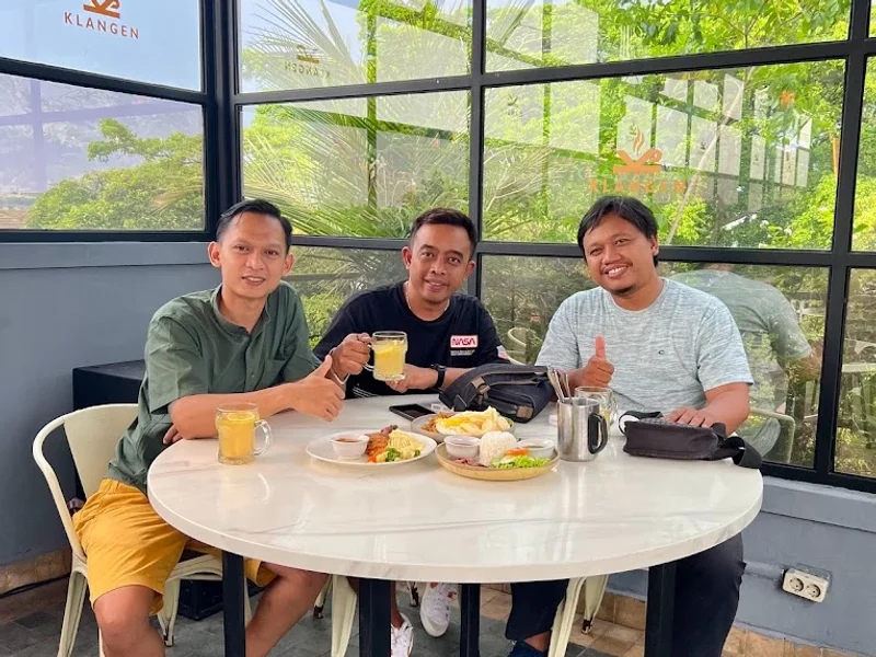 Klangen Coffee & Resto