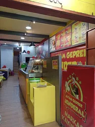 tempat makan ayam goreng di Utan Kayu Utara Jakarta Timur