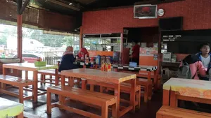 tempat makan ayam bakar di Utan Kayu Utara Jakarta Timur