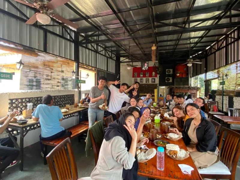 Sambal Bakar Nyonyah, Utan Kayu