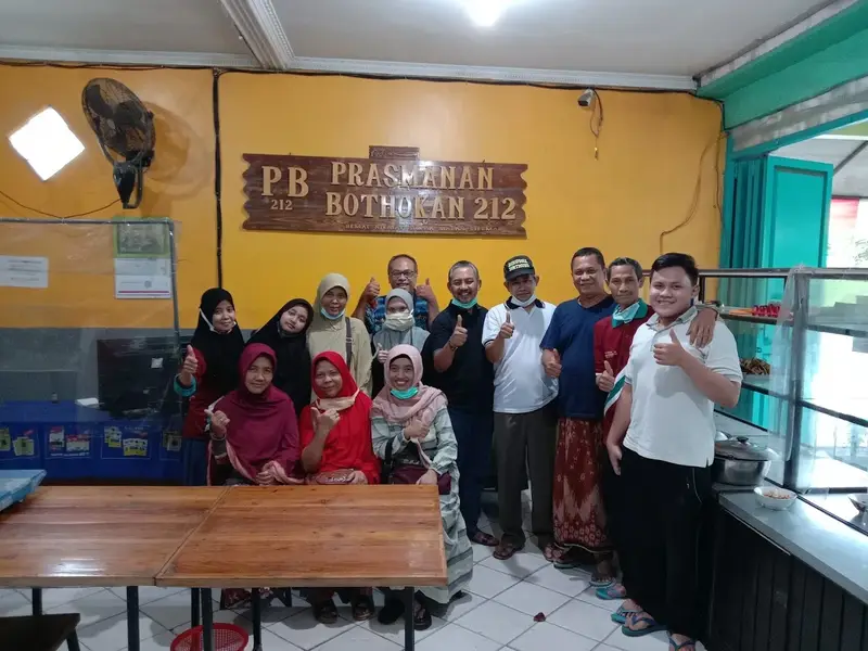 Warung Prasmanan Bothokan 212