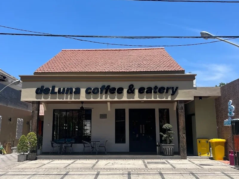 deLuna coffee & eatery