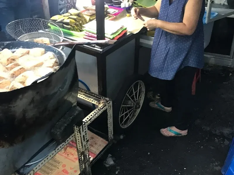 Tahu Petis dan Nagasari Kedungdoro