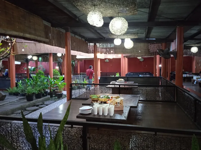 Warung Apung Rahmawati Lontar