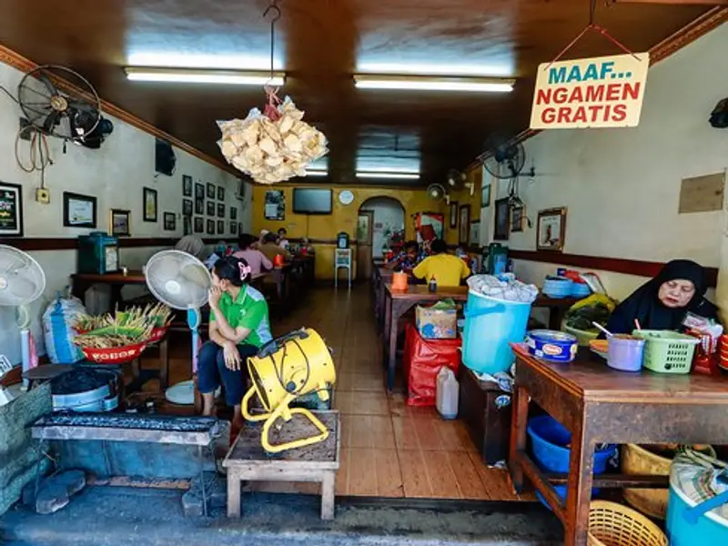 Sate Kelopo Ondomohen Bu Asih - Walikota Mustajab