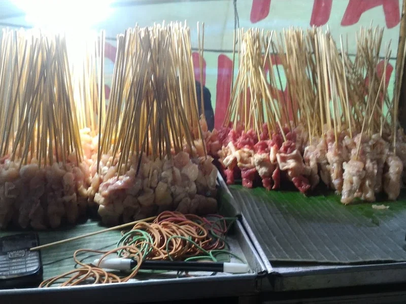 SATE AYAM DAN SATE KAMBING H. SUMO