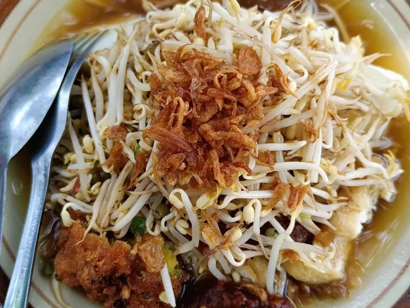 Lontong Balap "Pak Mubin"