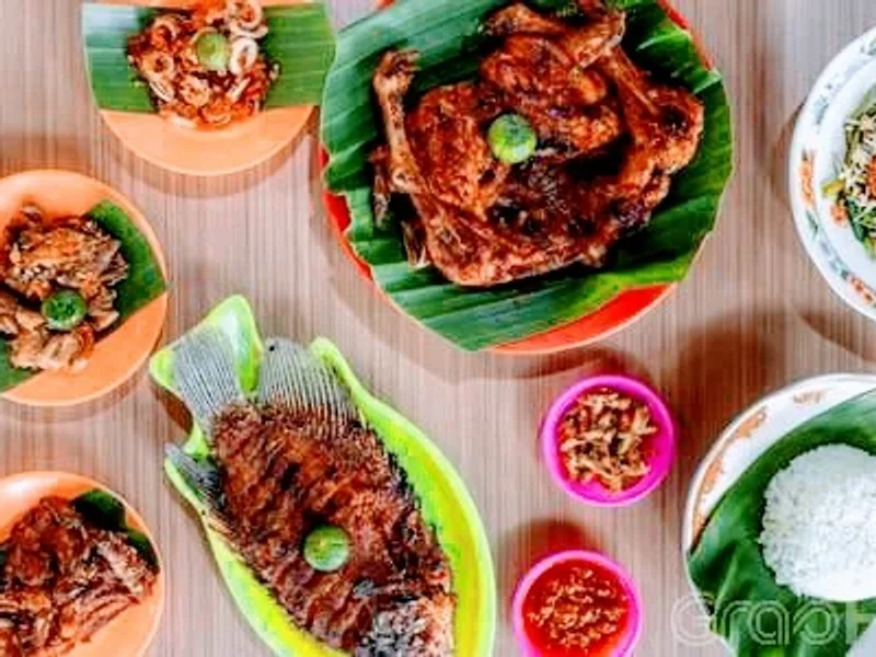 Ayam Bakar Taliwang Sasak Tulen - Tenggilis